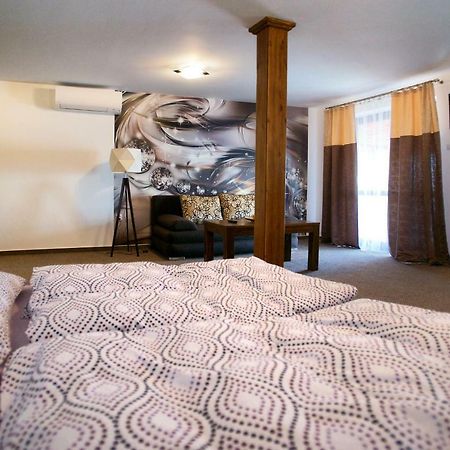 Penzion Anima Hotel Kaluza Ngoại thất bức ảnh