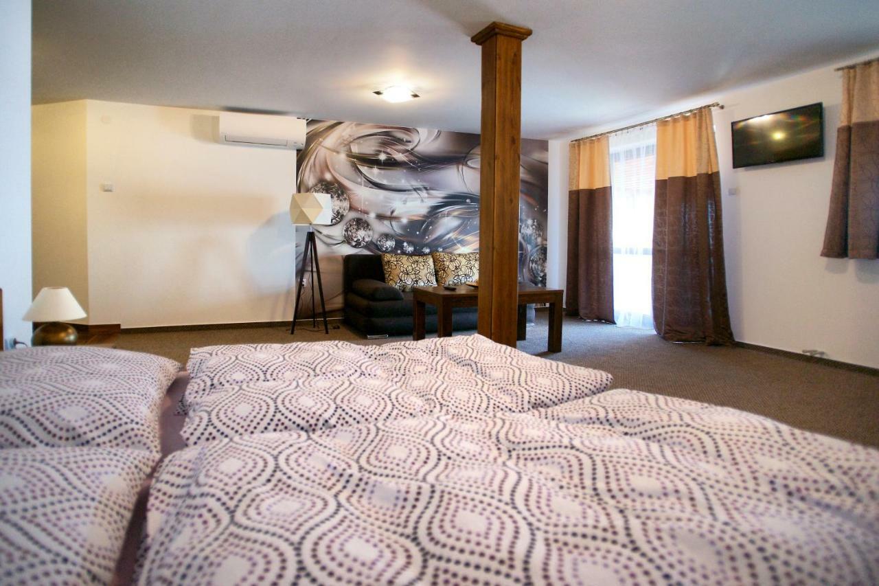 Penzion Anima Hotel Kaluza Ngoại thất bức ảnh